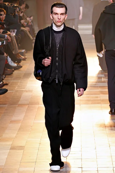 Look 18